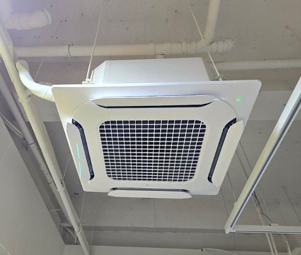 설치 중 전문 시공